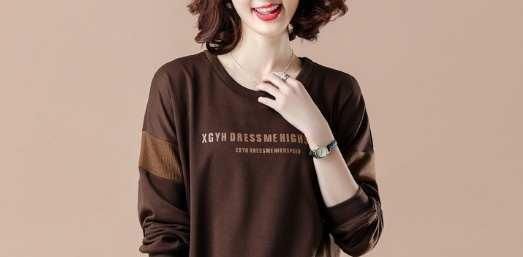 天渐凉别穿裙子,这些卫衣显年轻又好看,四五十女人秋天穿美了