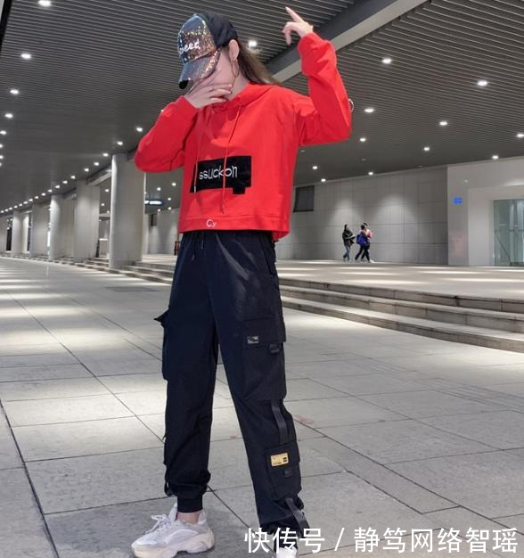  要买：今年一定要买的3双平底鞋，谁穿谁好看！