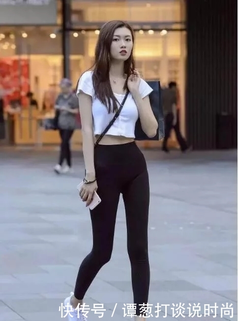 紧身打底裤小姐姐,时的尚又高挑,展现女神完美身姿!!