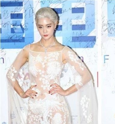 李成敏到底有多美?当看到最后一张图时,才知啥