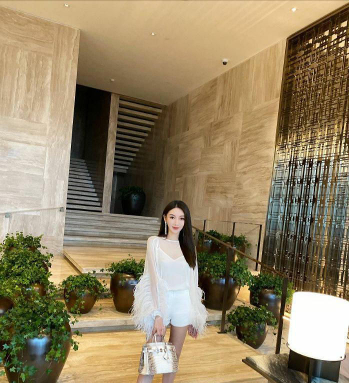  「气质」简约之中洋溢着时尚的魅力,美丽又显气质的穿搭,让你时尚又好看