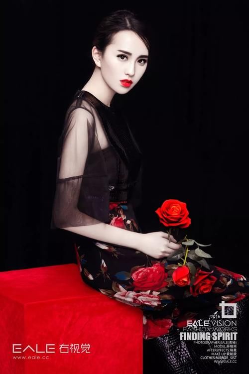 必收藏！百张女孩与花摄影作品！-右视觉十周年饕餮视觉盛宴。