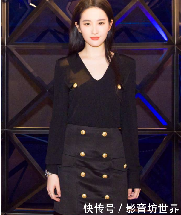 刘亦菲继承邓紫棋皮裤,1米7穿成矮胖墩,天仙颜也扛不住皮裤!