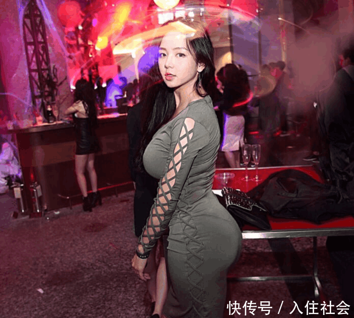 女子坚持健身, 体重没有减少, 却被很多粉丝当作女神