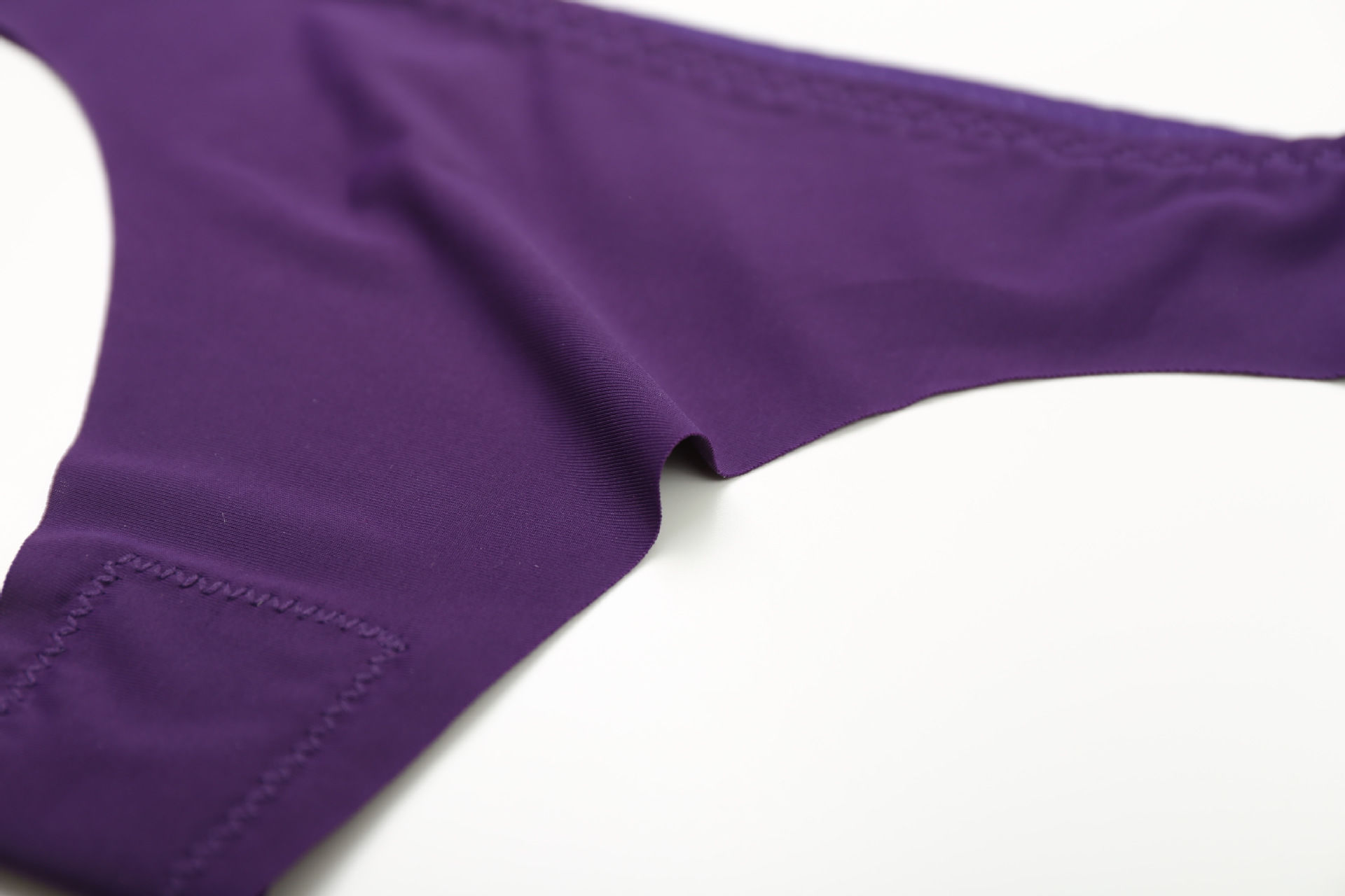 我是想不到，老婆居然就穿这种透透的三角裤就出来，好看极了