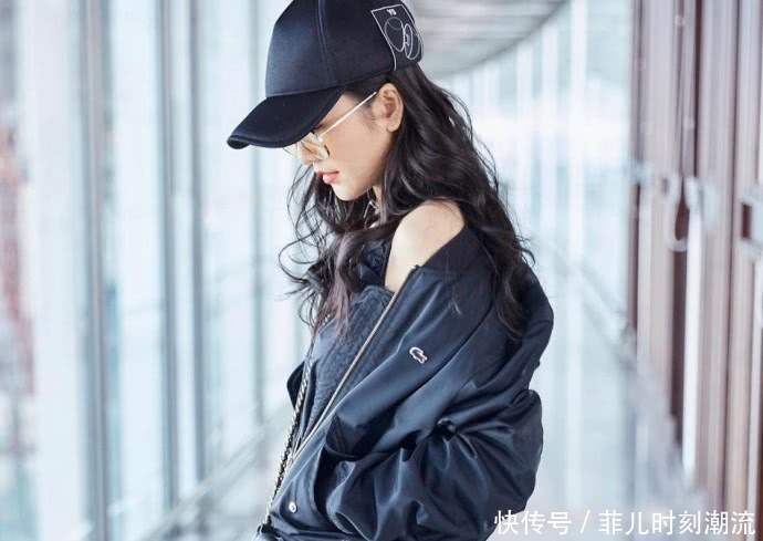 王鸥上身穿得让人挪不开眼，网友：只有平胸才敢这样穿！