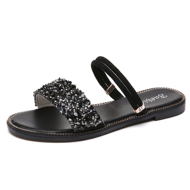 现在流行这样的凉鞋，换掉你的休闲鞋吧，越穿越有女人味