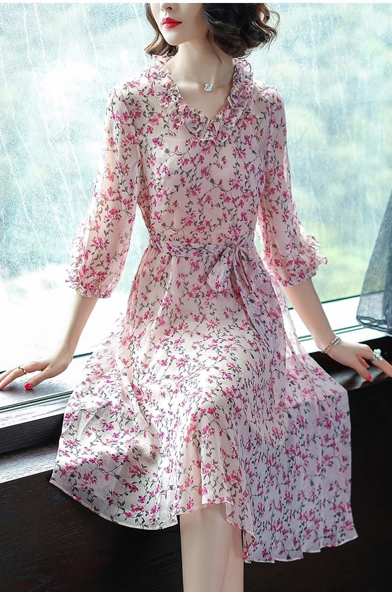 入秋,就穿这秋裙,比旗袍时尚,比香风裙美嫩,让70后女人更美