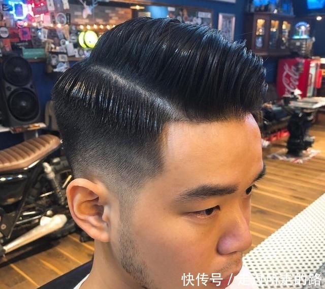 『发型就』男士剪“油头发型”真的很帅气,并不油腻
