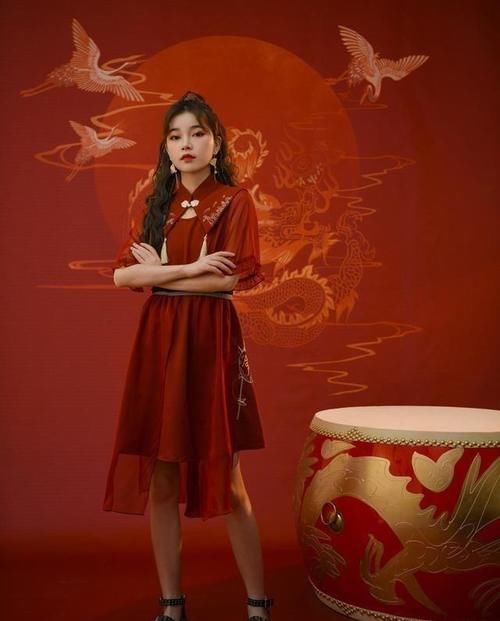  【女生】黄黑皮女生多穿“显白色”，不仅减龄，还能衬托温柔气质