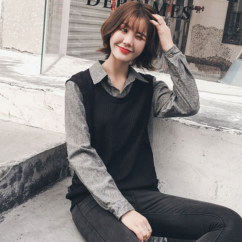 国庆出游，70后老婆，穿这“假两件”秋衫，搭牛仔裤，美到极致