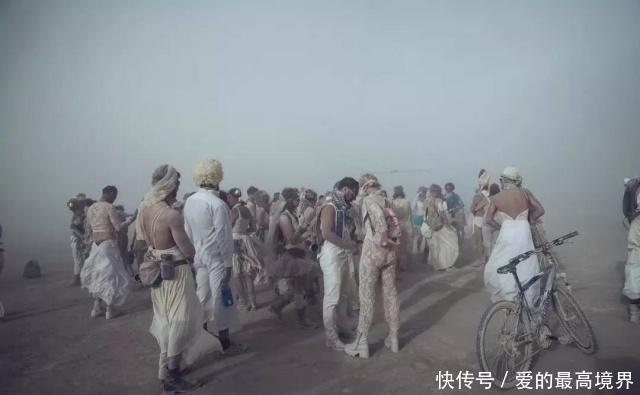 世界上最疯狂的城市,一年只存在8天,游客只受荷尔蒙驱使