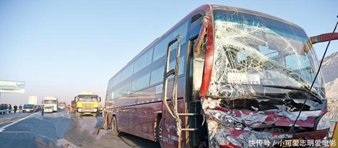 受国人喜爱的卧铺大巴车已被全面取消，取消的原因让人后怕！