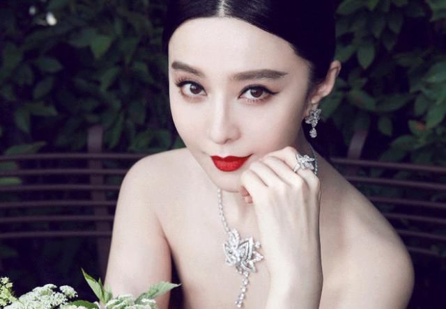 范冰冰官方贴吧回应“被捕”传闻：光芒万丈到来之前欣然接受难堪