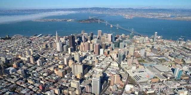 中国最年轻的超大城市,经济比广州强,面积比重