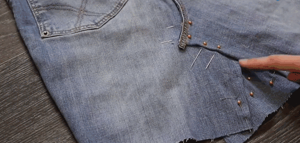 旧牛仔裤这样穿贵10倍，凉快还时髦，走在街上人人瞧！