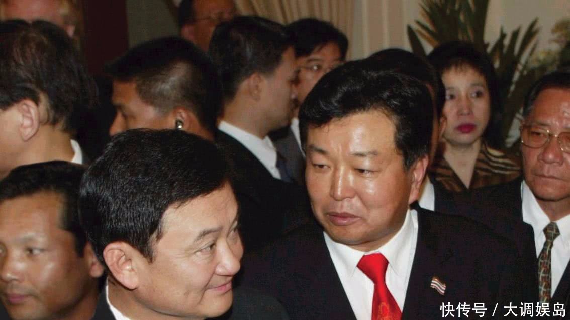 曾穷到帮人倒夜壶，如今坐拥6千亩的庄园，身家8百亿却无人继承