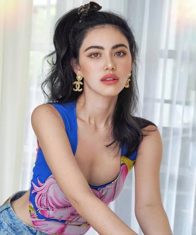  水蛇腰@泰国女星Mai太惊艳了！可甜可盐人间仙女， \＂水蛇腰\＂过于吸睛