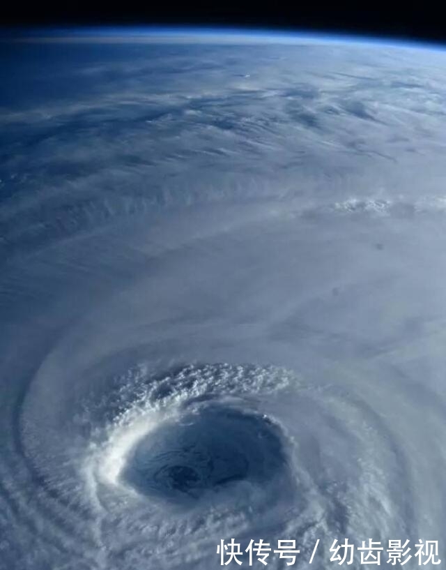 “利奇马”（超强台风），红色预警！太空视角令人炫目的“风眼”