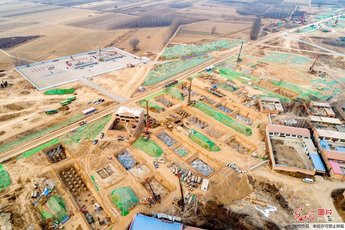 京雄城际铁路雄安站施工忙