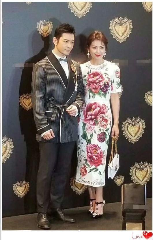 刘涛这身材简直了!如此难驾驭的裙子都能穿的这么美?王珂赚到了