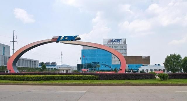 最年轻富豪”二度坠落！32岁400亿登富豪榜，如今重债缠身