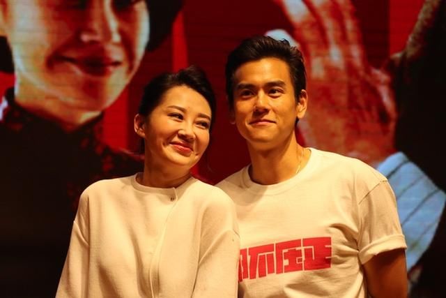 彭于晏许晴恋爱传闻，双方工作室否认，网友：情侣装怎么回事？