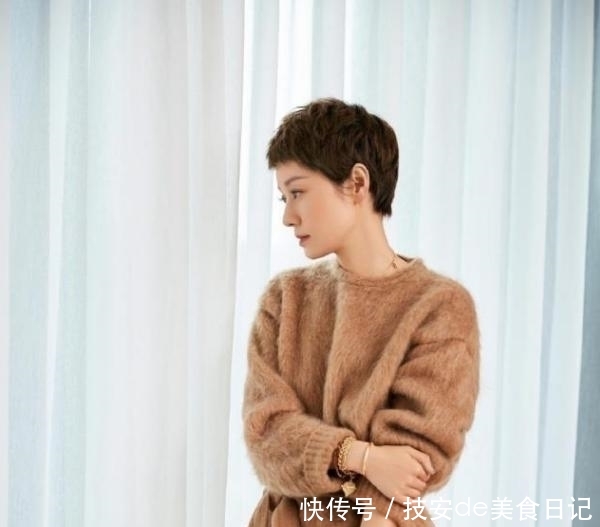 『女人』马伊琍穿的“大衣”火了!内搭毛衣时髦又保暖,适合40岁女人