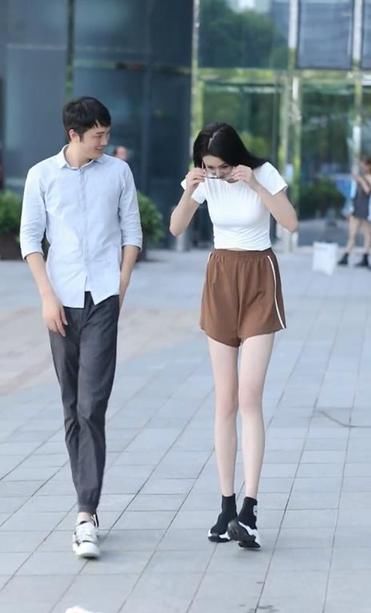美女|精致美女倾国倾城,穿着大方美丽,魅力尽显无余!