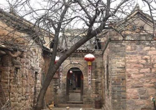 河南最原始的古村，距今已有千年历史，被誉为深山小迷宫