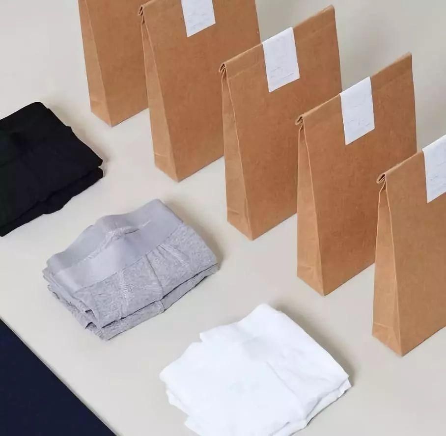 简单到极致的魔力!穿上就脱不下来的白T恤。