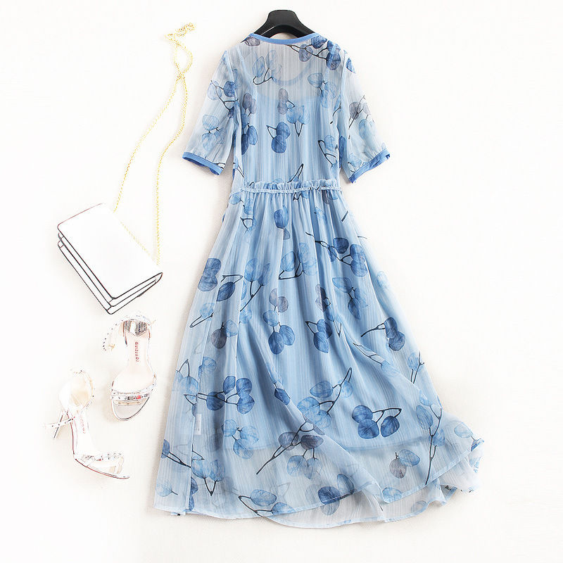 这几款美衣，虽小贵，但光看图片就很美，上身洋气时尚超显美嫩