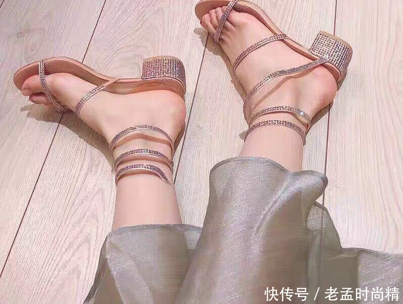 「它给人的感」不是公主, 就不能穿水晶鞋了吗? 来看看有你喜欢的水晶鞋款式吗
