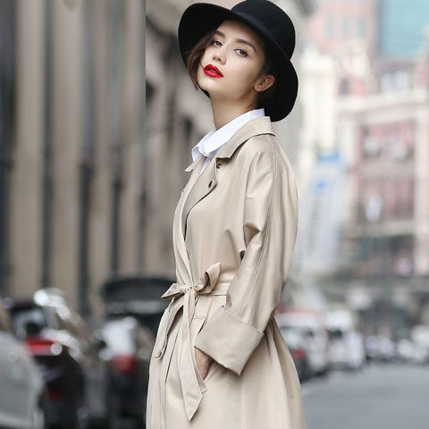 女人中秋若想倍有面，别穿裙!穿中长风衣+萝卜裤，美的无法无天