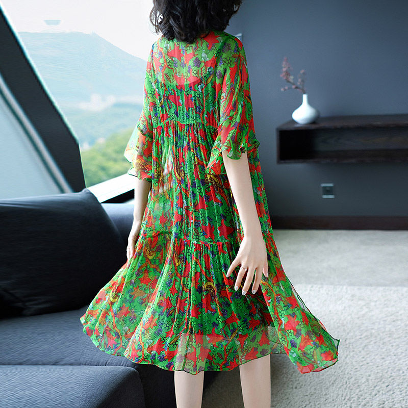 新鲜出炉一种裙:“波西米亚”长裙,好穿便宜,一件上身美出天际