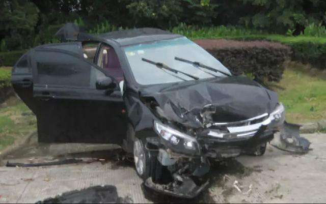 给女友发完“有你真好” 男子再也没了回应 交警: 开车玩手机害的