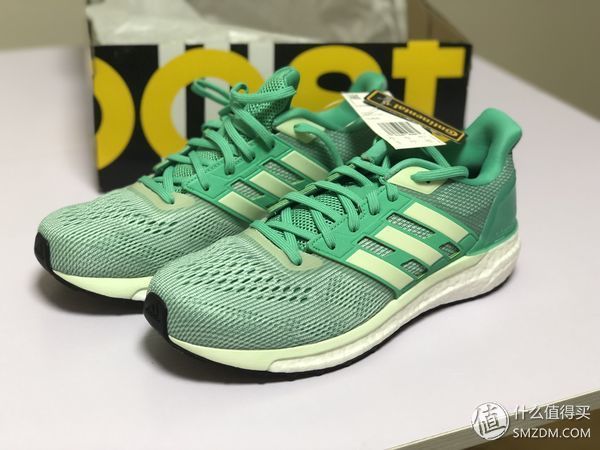 阿迪达斯难得的一双严肃跑鞋--Adidas Supernova 开箱