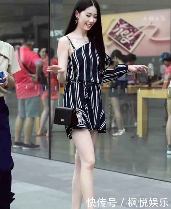 「 小脚」御姐也有被“拿下”的时候！，街拍：小脚裤穿出玲珑曲线