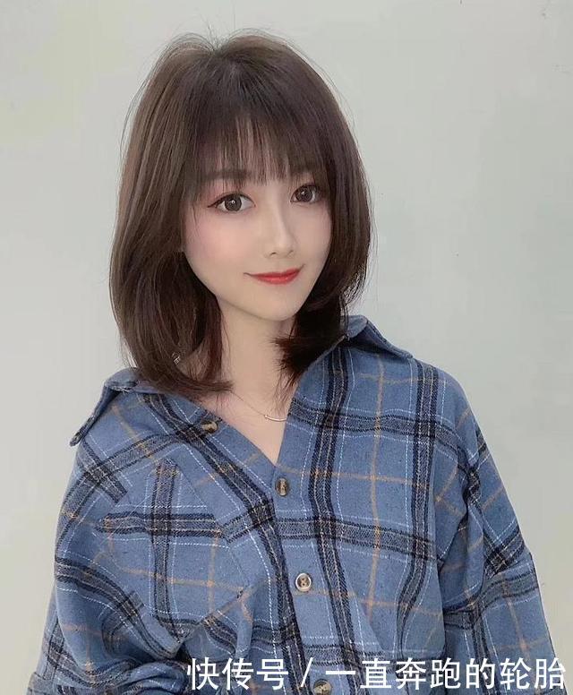 【很火】“颜值低”的女生别乱剪头发,试试今年很火的3种发型,瘦脸还美