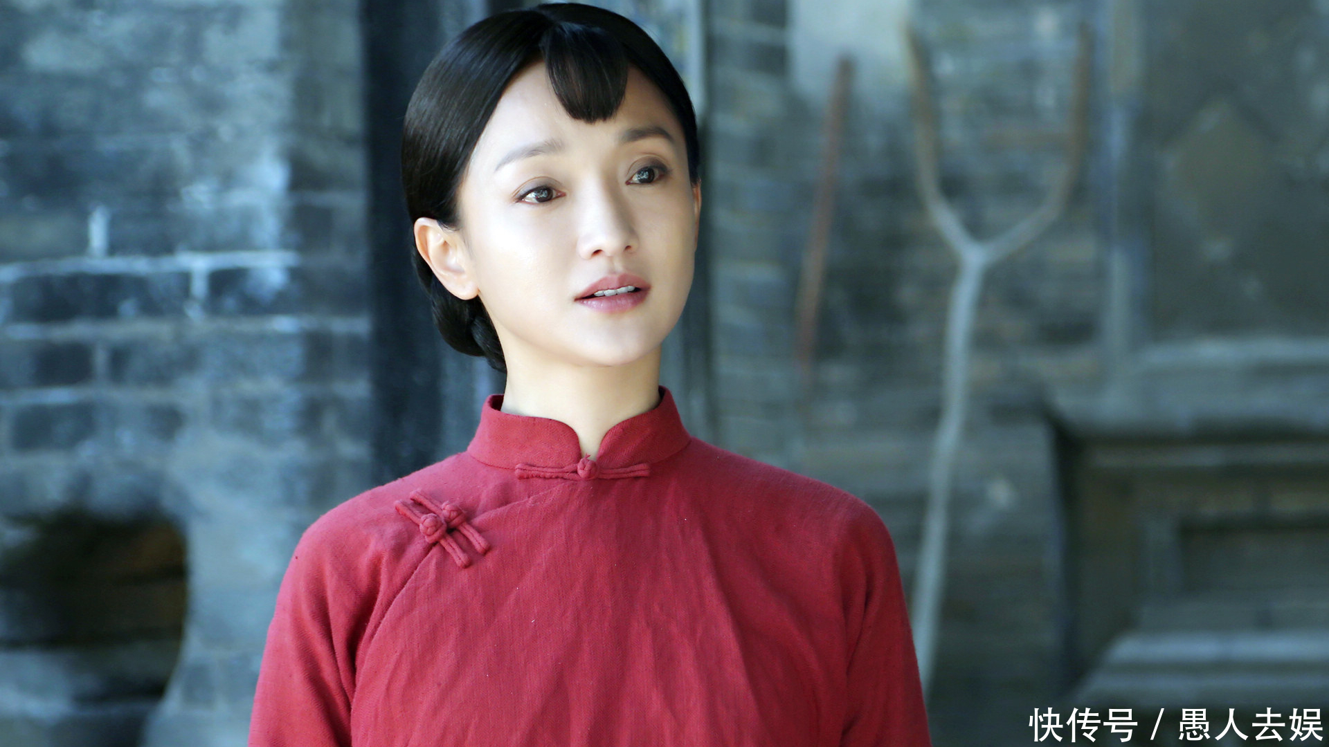 面对质疑,谢娜深夜发微博疑力挺周迅,真不是塑料姐妹!