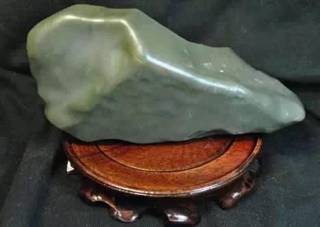 新疆捡石头的最美季节到了，这17个寻宝的地方你知道吗？