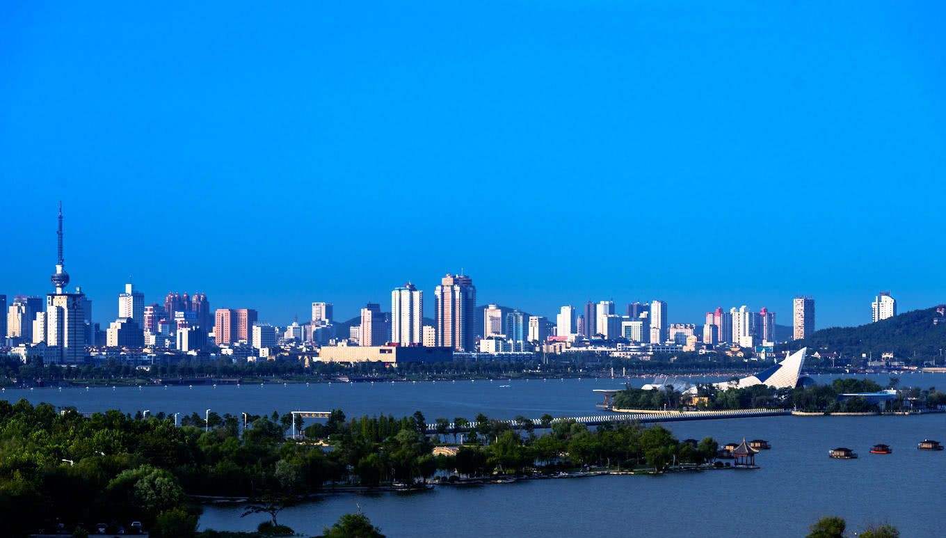 我国最“特殊”的城市，身为省会还是国家中心城市，却还是地级市