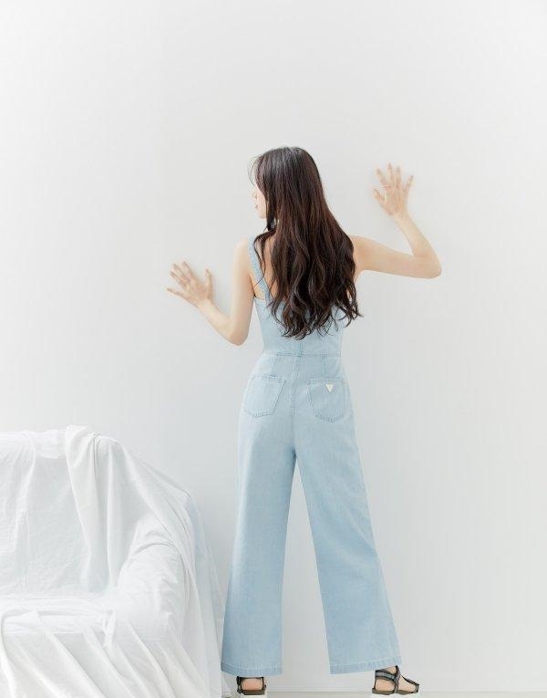 『GUESS』裴秀智 GUESS 画报公开,清纯美爆发,依旧是“国民初恋”