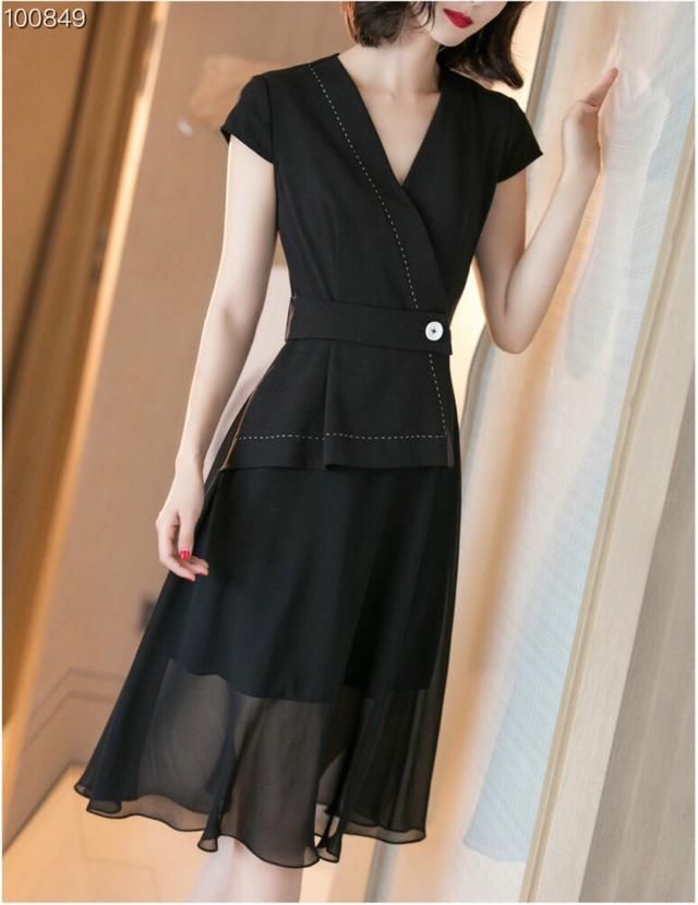 A字修身连衣裙，温柔包容你的身体完美修饰不足，透出柔柔女人味