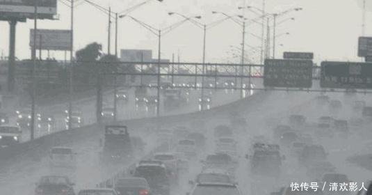 高速上突然大暴雨怎么办老司机都用这几招，关键时刻能保命！