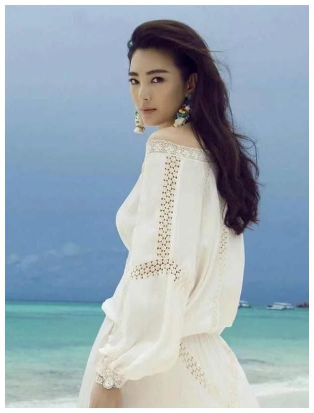 张雨绮最性感写真照，图一清纯，图二诱人，图六女人味十足！