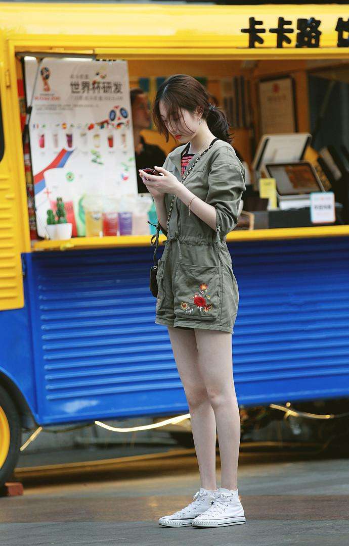 重庆街拍, 时尚清爽风, 秀出青春活力