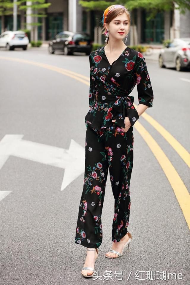 高颜值连体裤套装 当个冻龄女神不是梦 不让马伊琍陶虹专美