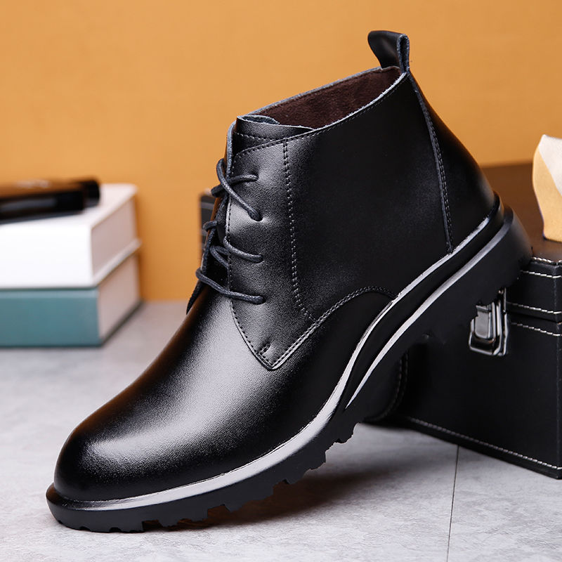 皮靴已经过时了，今年流行这种军靴，上脚让你豪气万丈