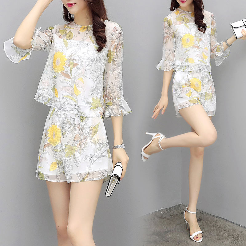 哪个天才设计的阔腿裤套装,奔4媳妇穿上舍不得脱下,简直美惨了